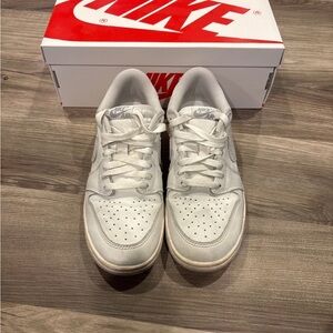 Nike Jordan 1 low “Neutral Grey”